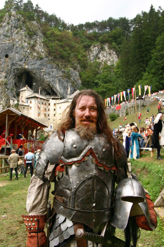 FinneTrip Predjama castle